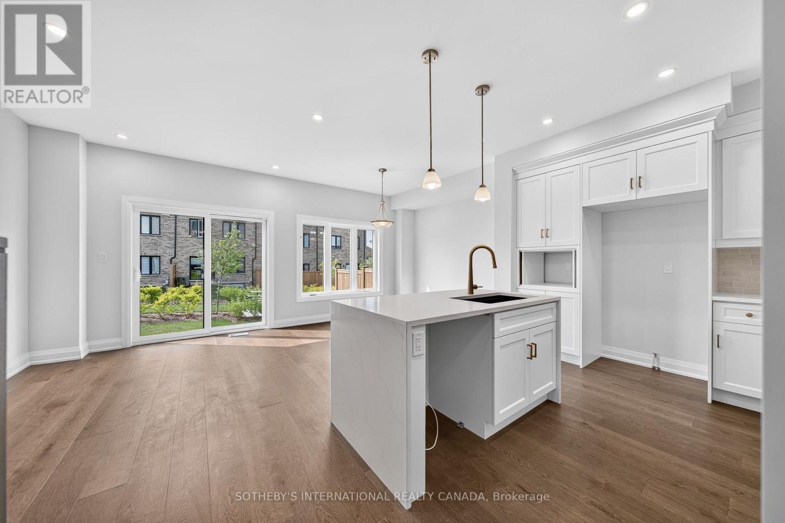 #24 675 VICTORIA ROAD N - 5