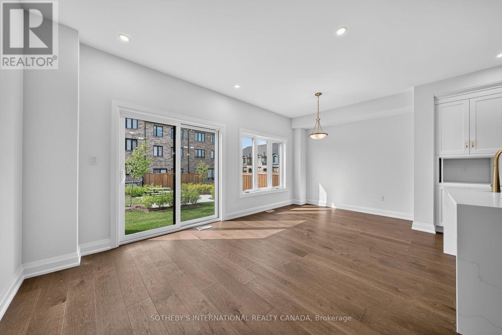 #24 675 VICTORIA ROAD N - 6