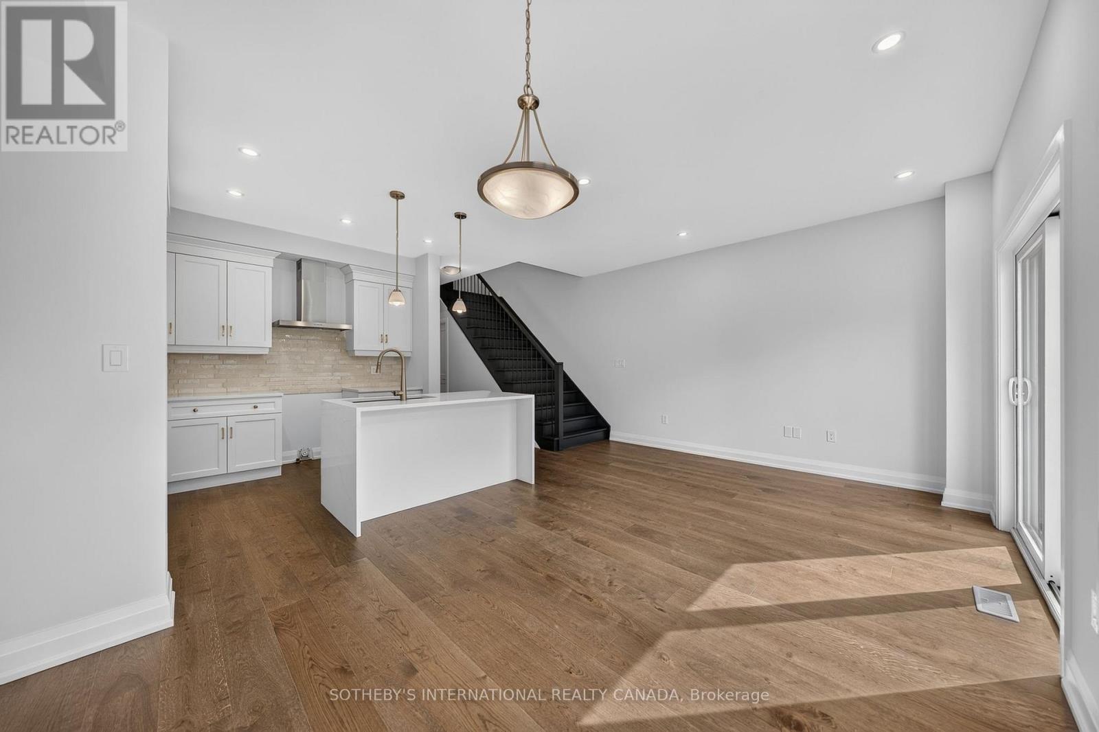 #24 675 VICTORIA ROAD N - 8