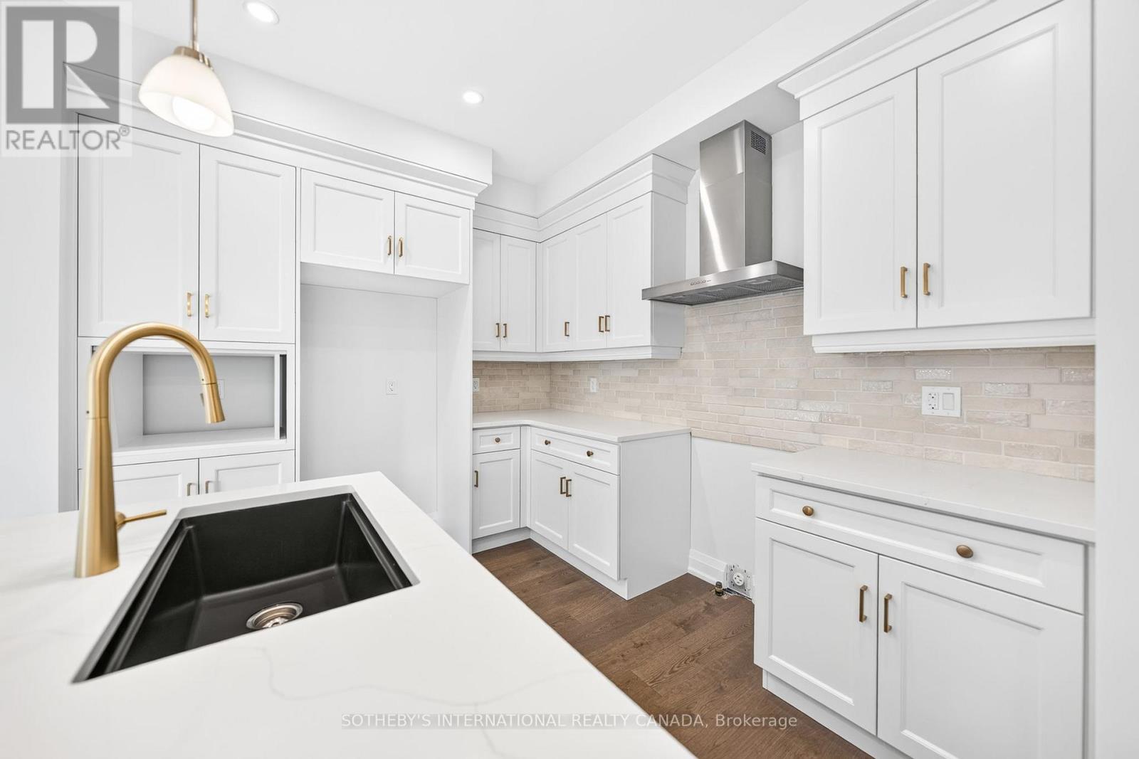 #24 675 VICTORIA ROAD N - 9