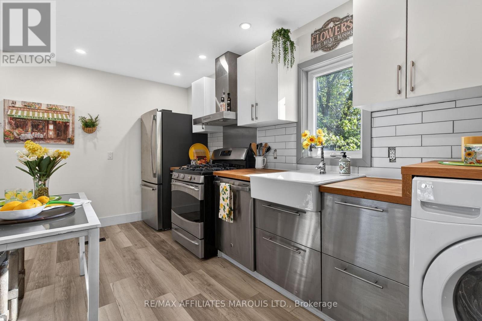 326 THIRD STREET E - 16