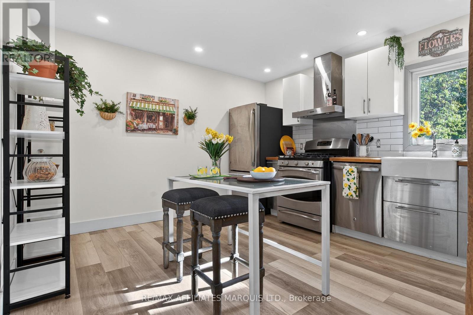 326 THIRD STREET E - 17