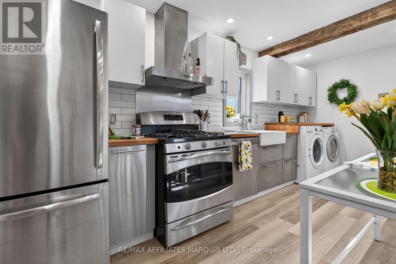 326 THIRD STREET E - 22