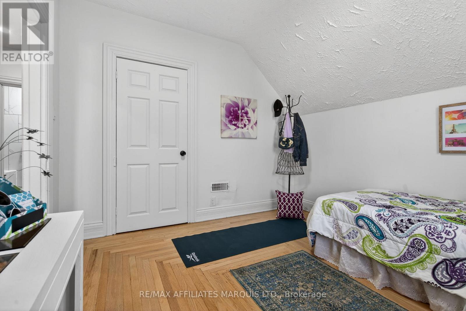326 THIRD STREET E - 40