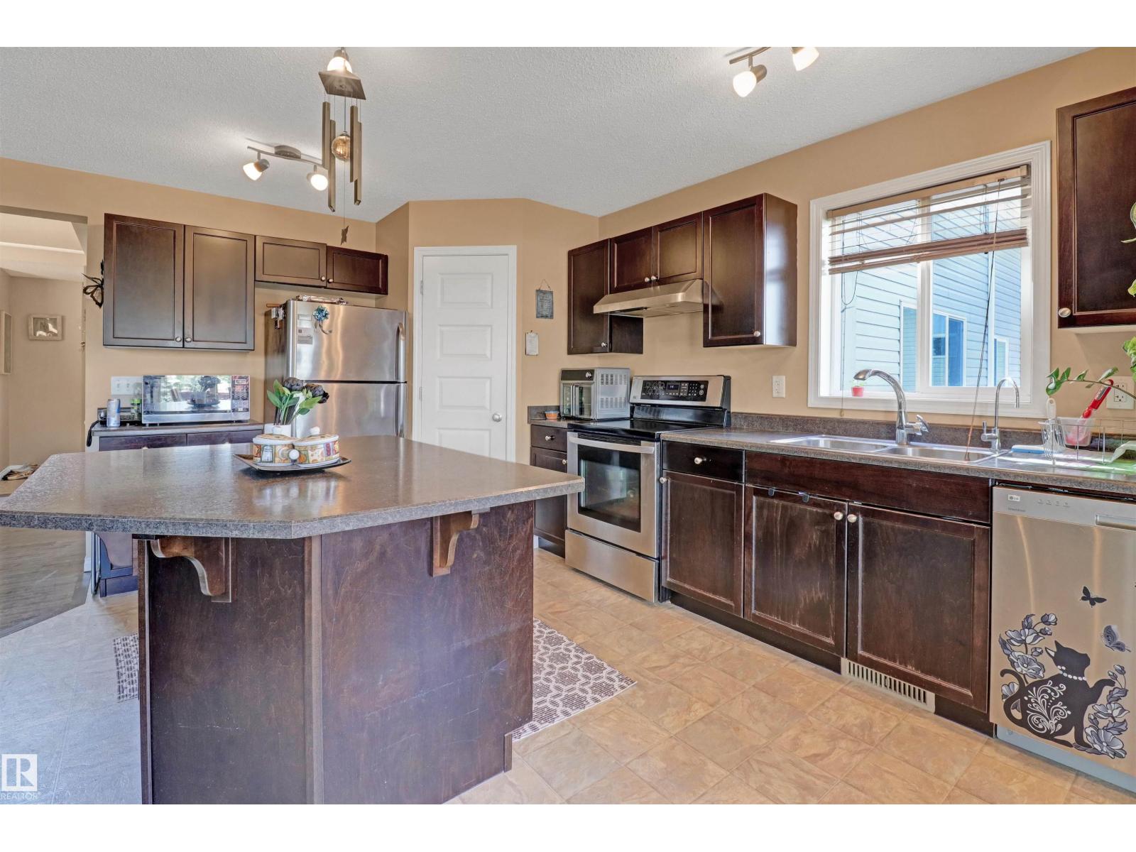 1216 37C AV NW NW - 7