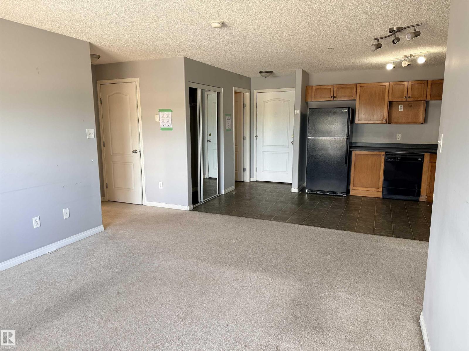 #2202 320 CLAREVIEW STATION DR NW - photo 2