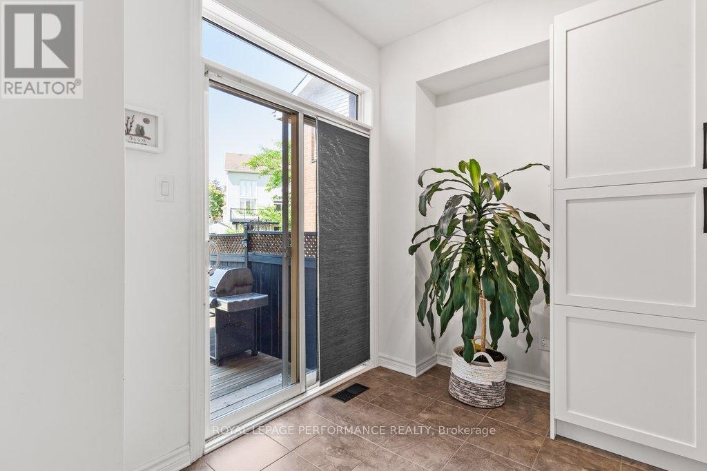 216 BADGELEY AVENUE - 11