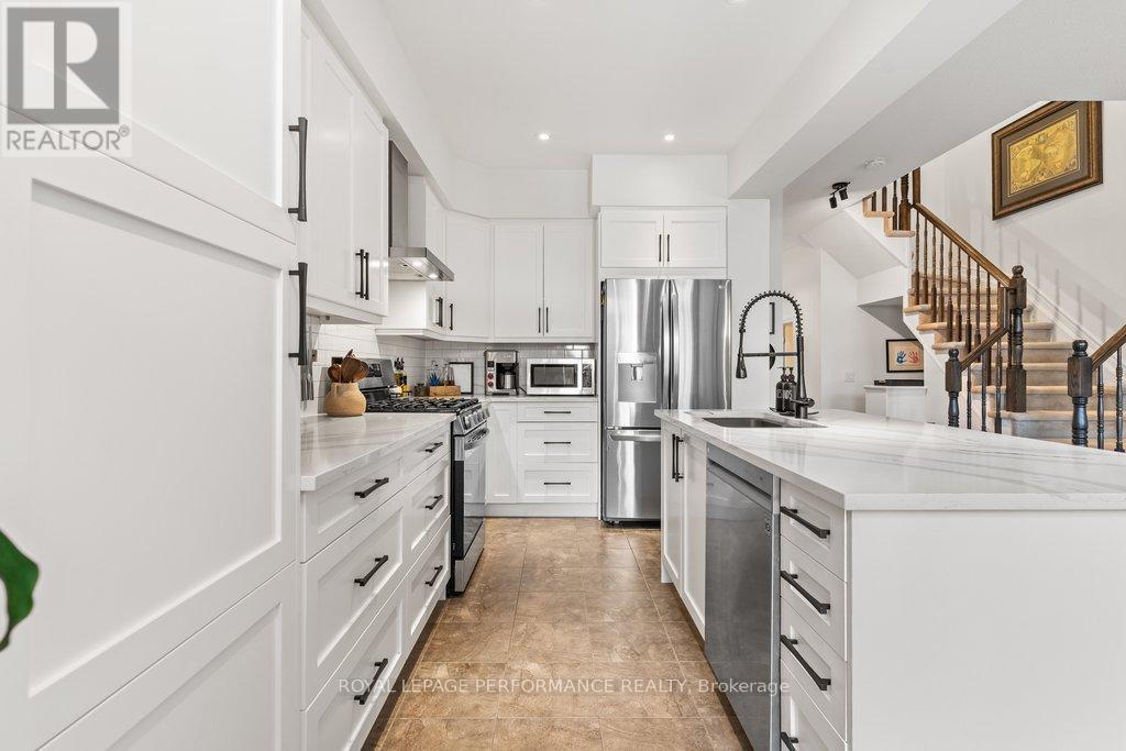 216 BADGELEY AVENUE - 12