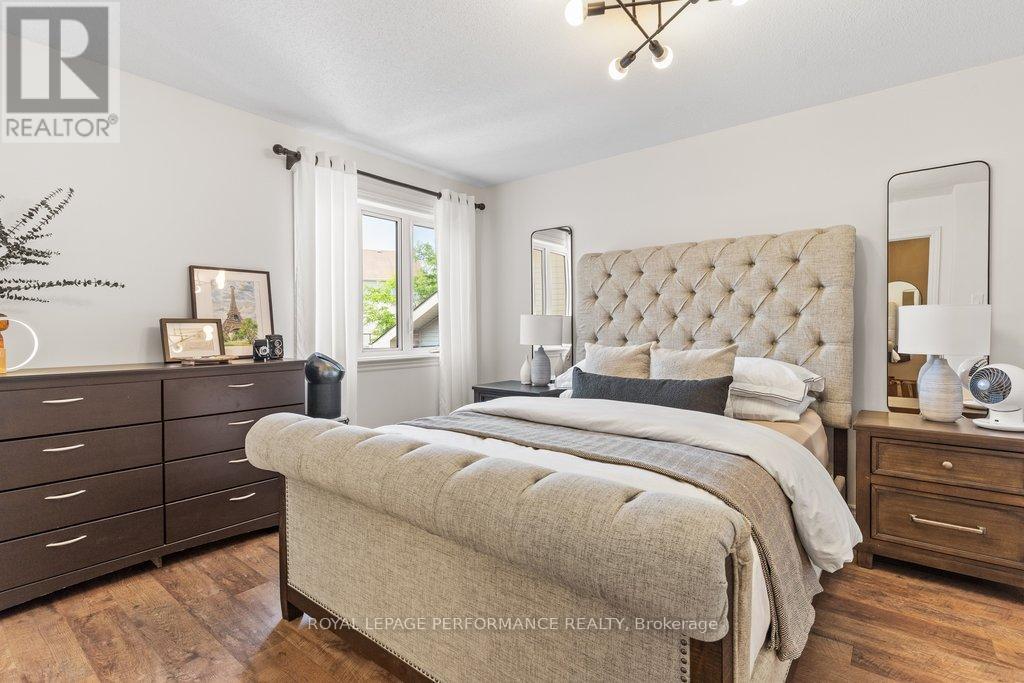 216 BADGELEY AVENUE - 27
