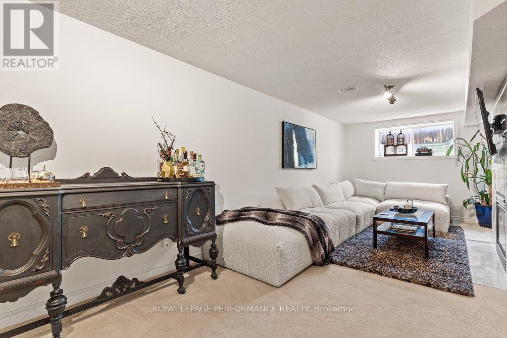 216 BADGELEY AVENUE - 37