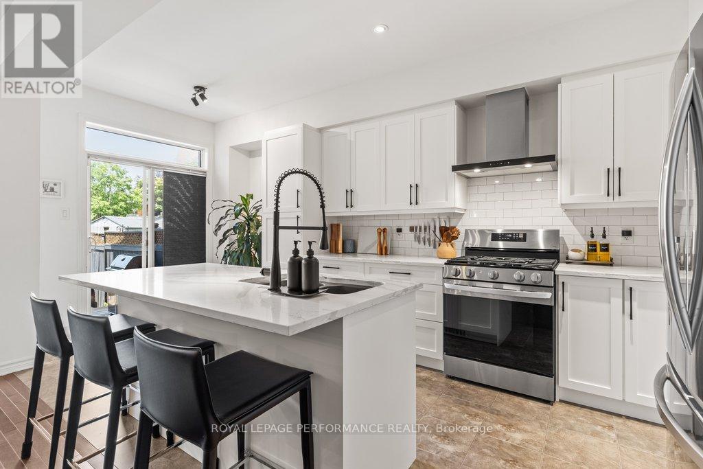 216 BADGELEY AVENUE - 7