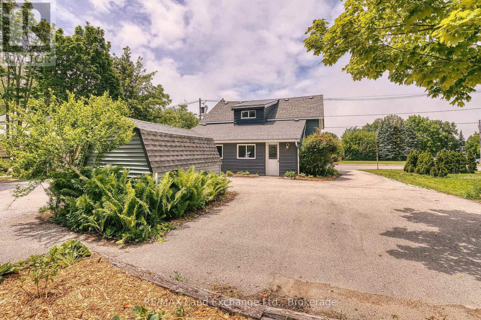 447 GODERICH STREET - Image 35