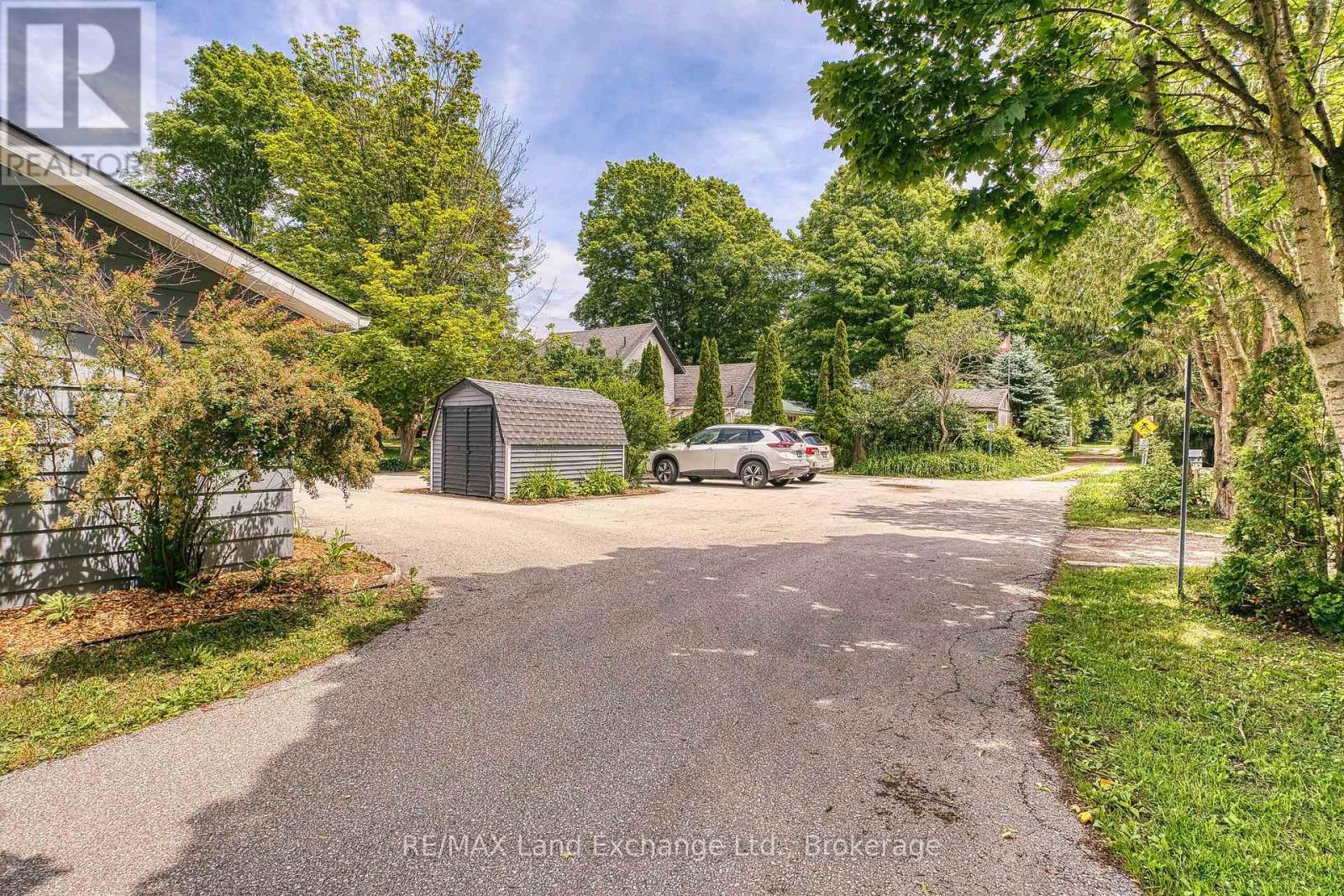 447 GODERICH STREET - Image 37