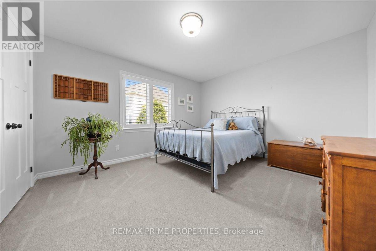 724 CARTOGRAPHE STREET - 33
