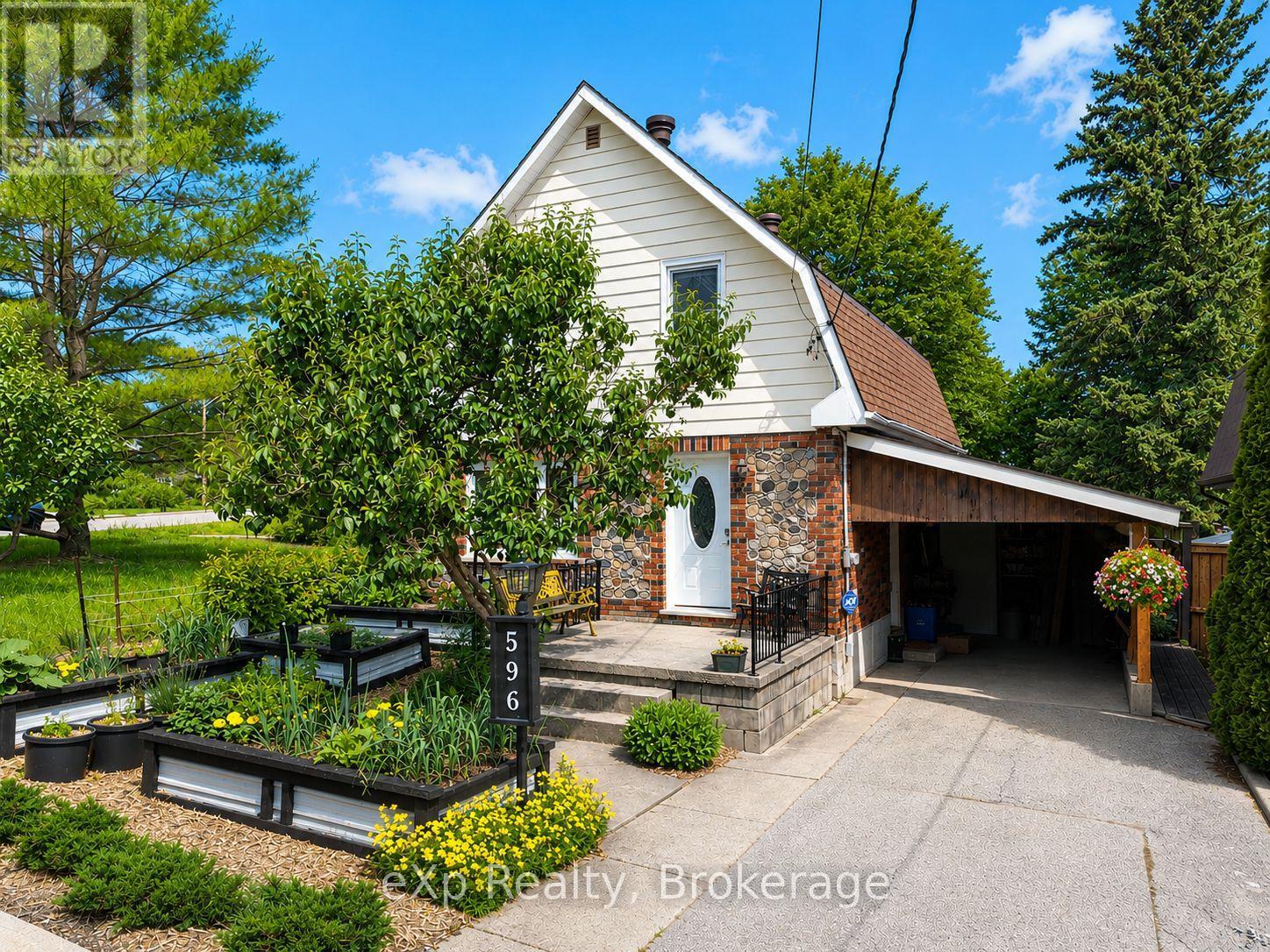596 13TH A STREET W - 2