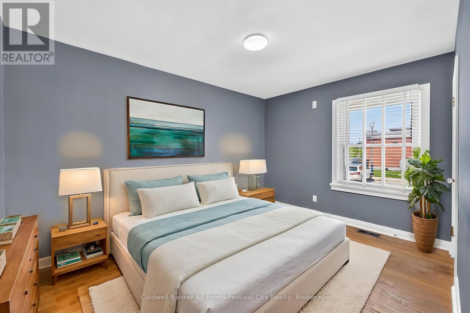 21 WATERLOO STREET S - 13