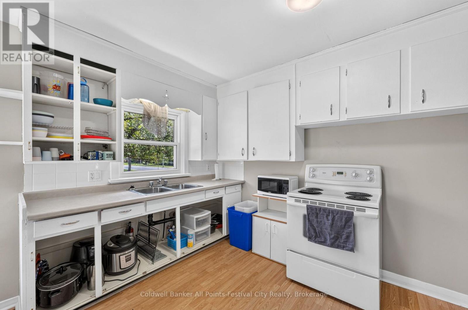 21 WATERLOO STREET S - 35