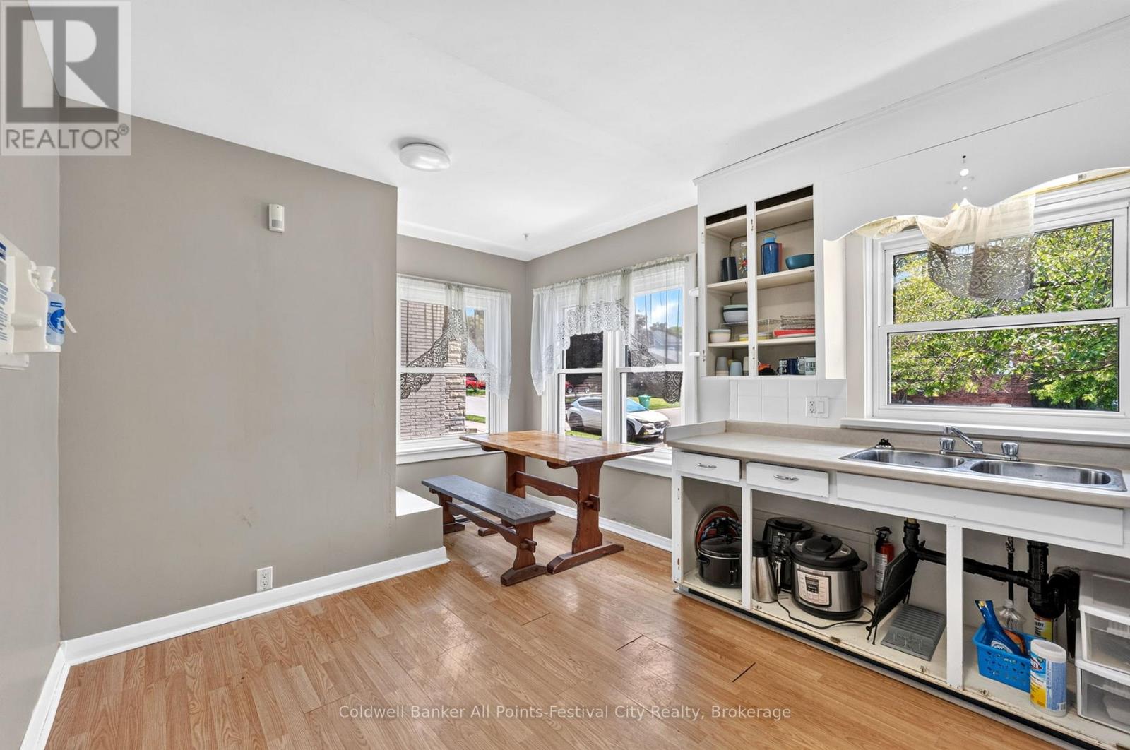21 WATERLOO STREET S - 36