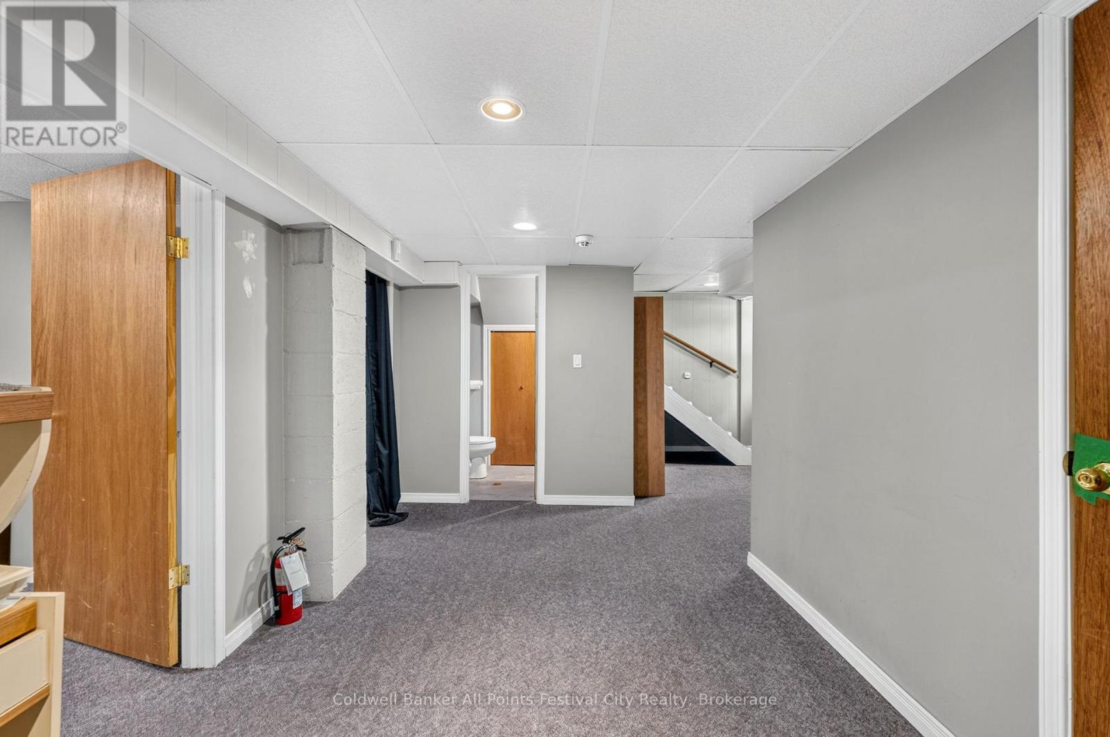 21 WATERLOO STREET S - 40