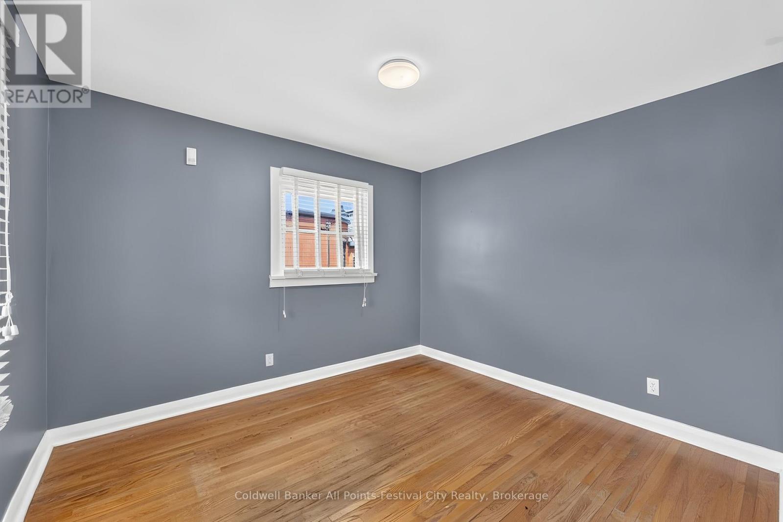 21 WATERLOO STREET S - 7