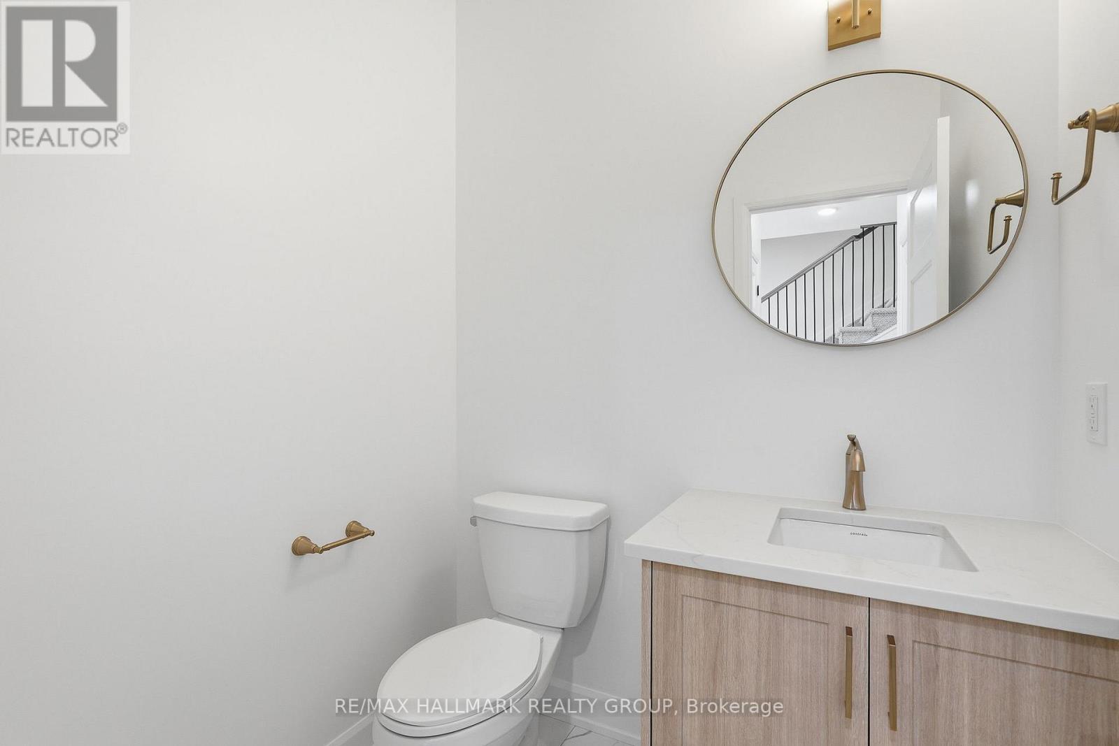 146 ELIZABETH DRIVE - 10