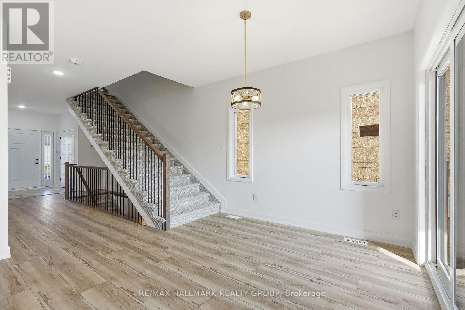 146 ELIZABETH DRIVE - 20
