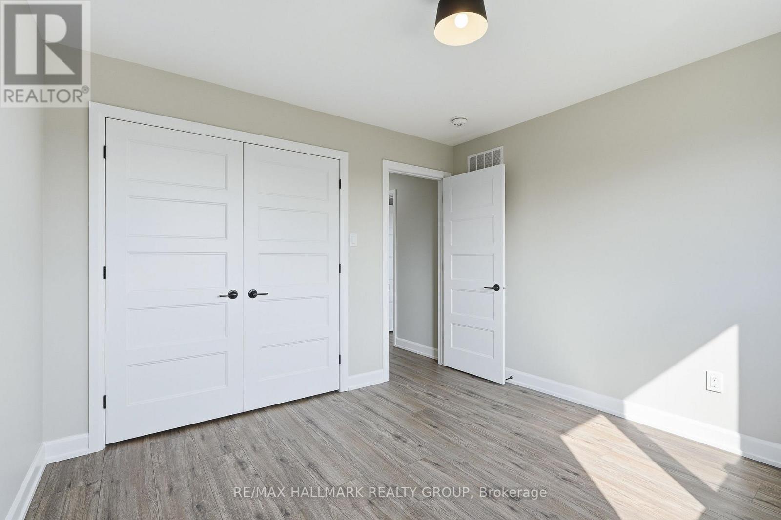 146 ELIZABETH DRIVE - 33