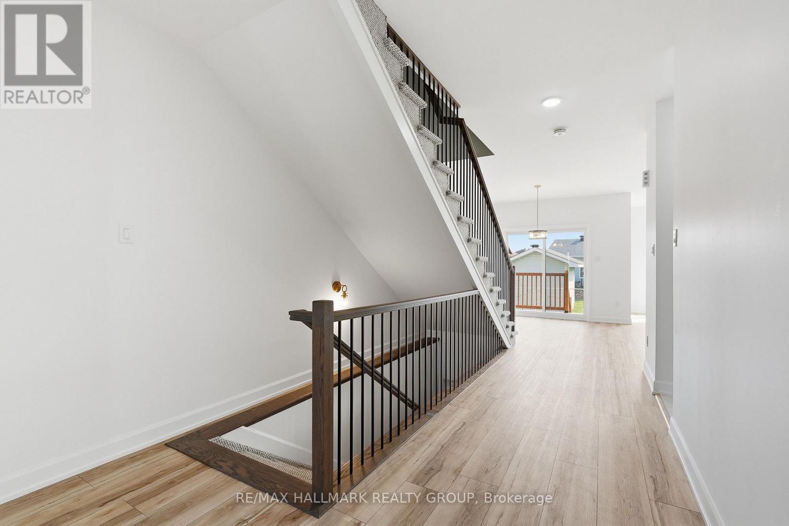 146 ELIZABETH DRIVE - 9