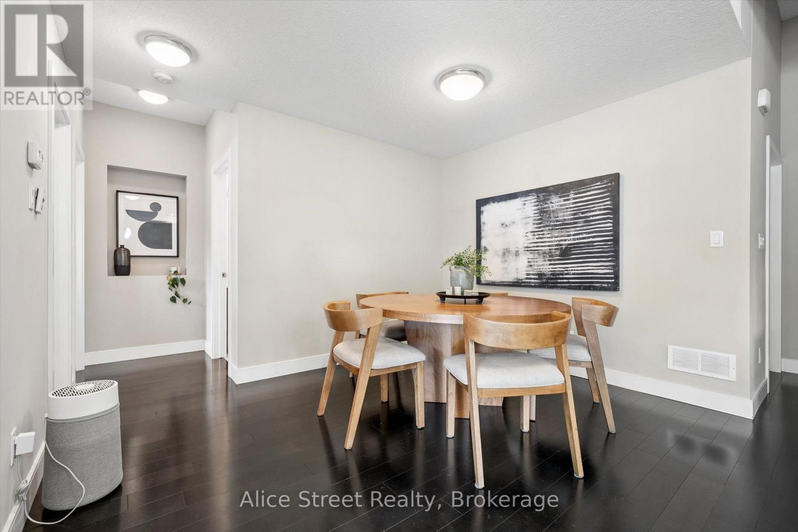 #9 32 ARKELL ROAD - 11