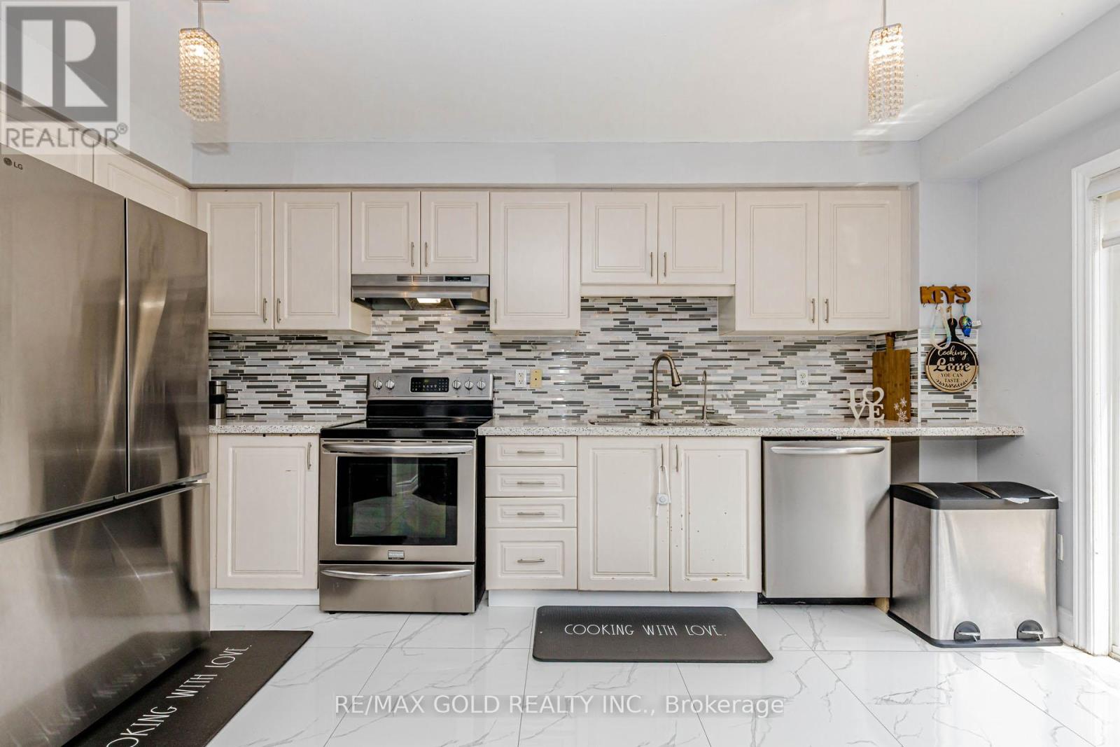 118 ALBRIGHT ROAD - 12