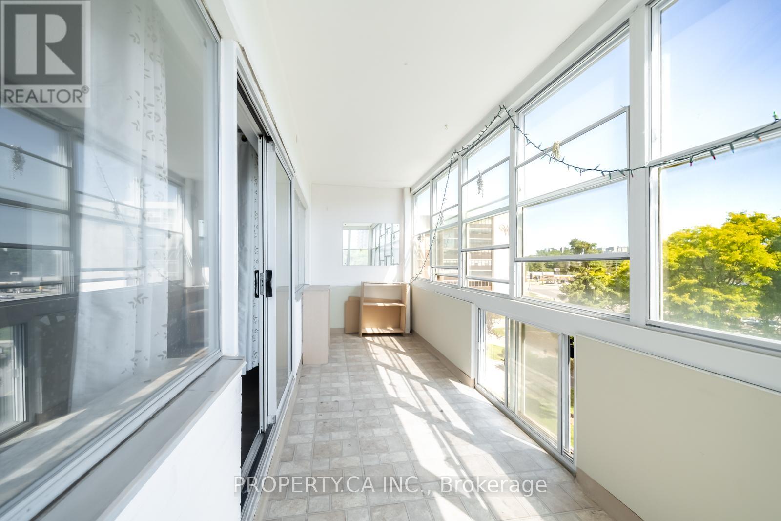 #404 45 WESTMOUNT ROAD N - 8