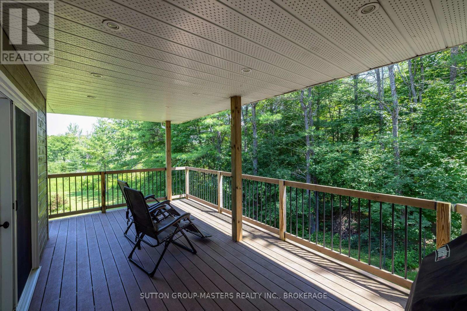 139 COUNTRY WOODS DRIVE - 32