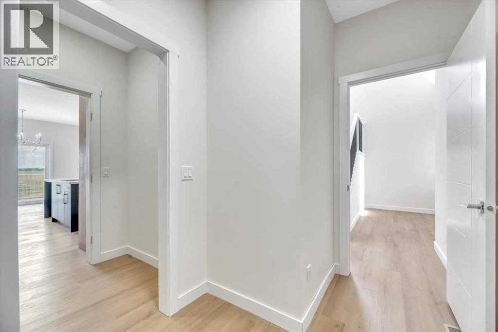 152 Lakewood Crescent — photo 31