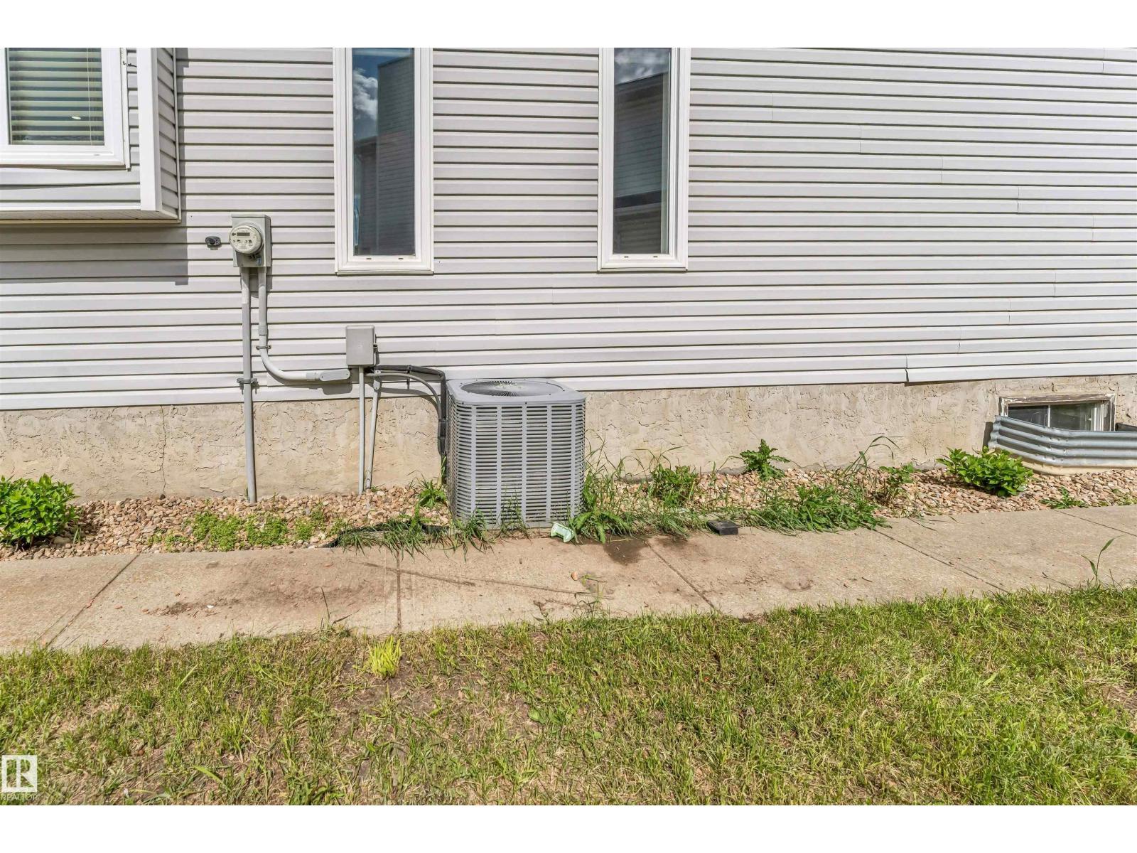 3332 43 ST NW - photo 3