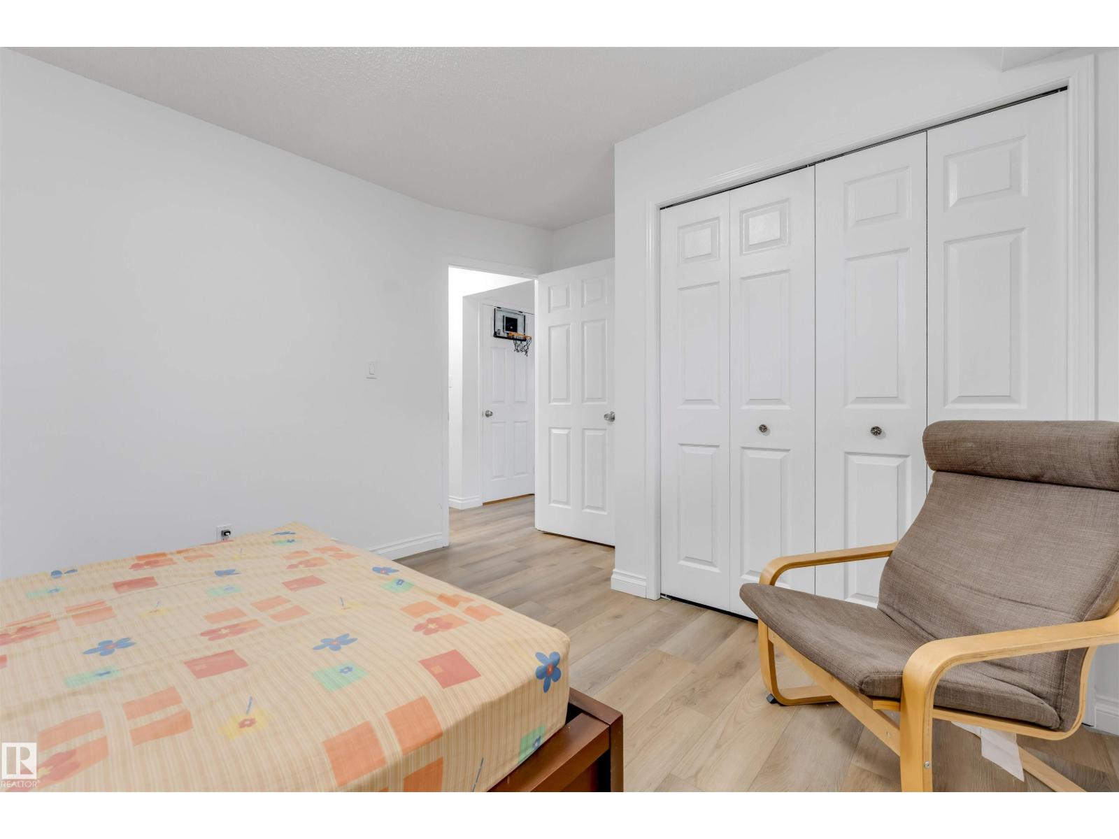 3332 43 ST NW — photo 31