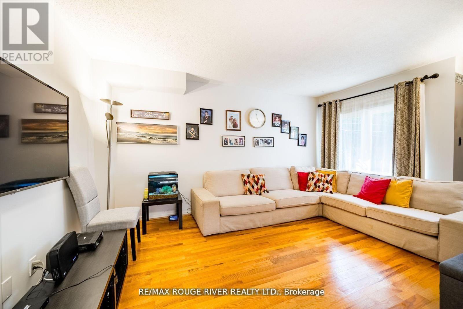 880 CASTLEGROVE AVENUE - 12