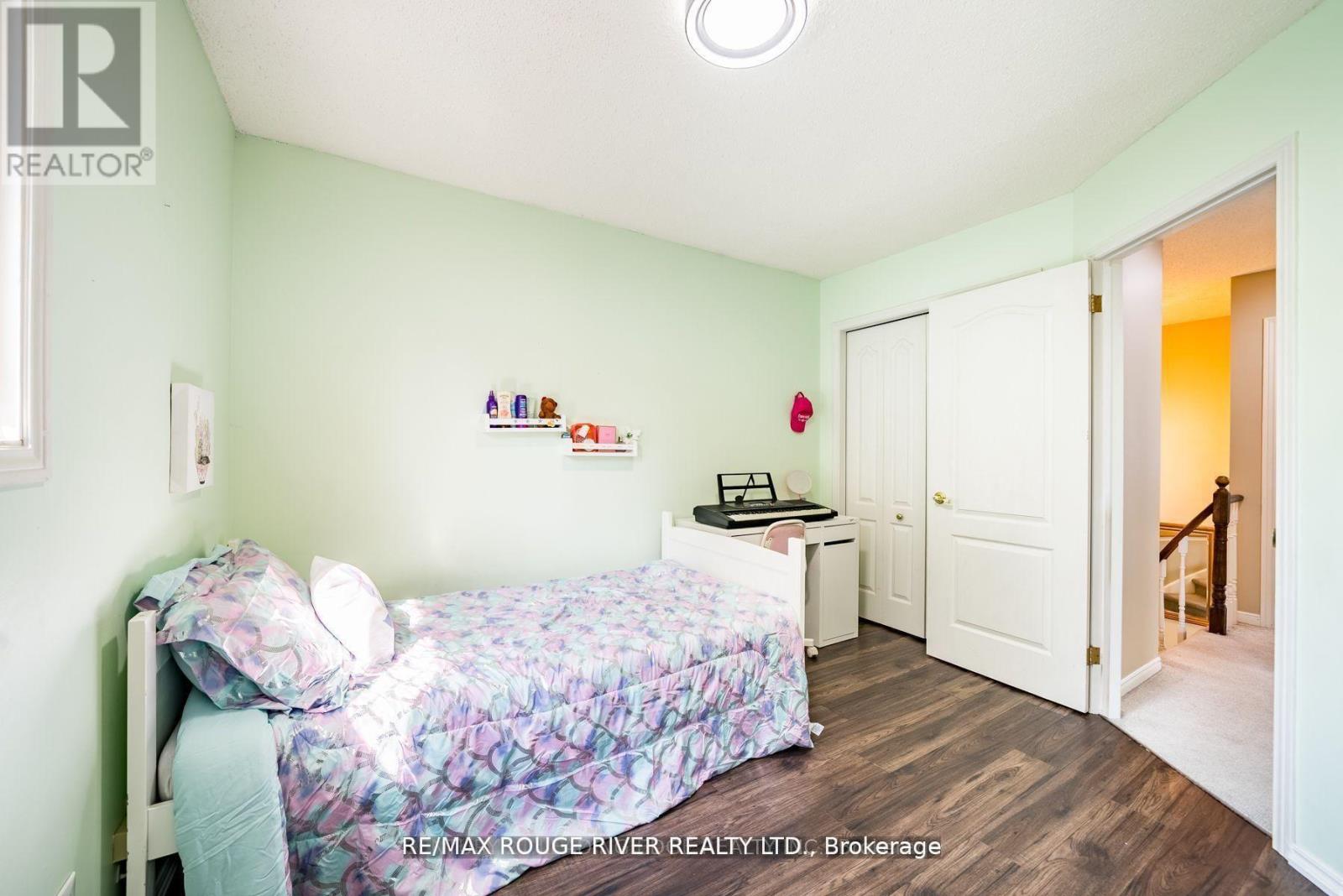 880 CASTLEGROVE AVENUE - 20