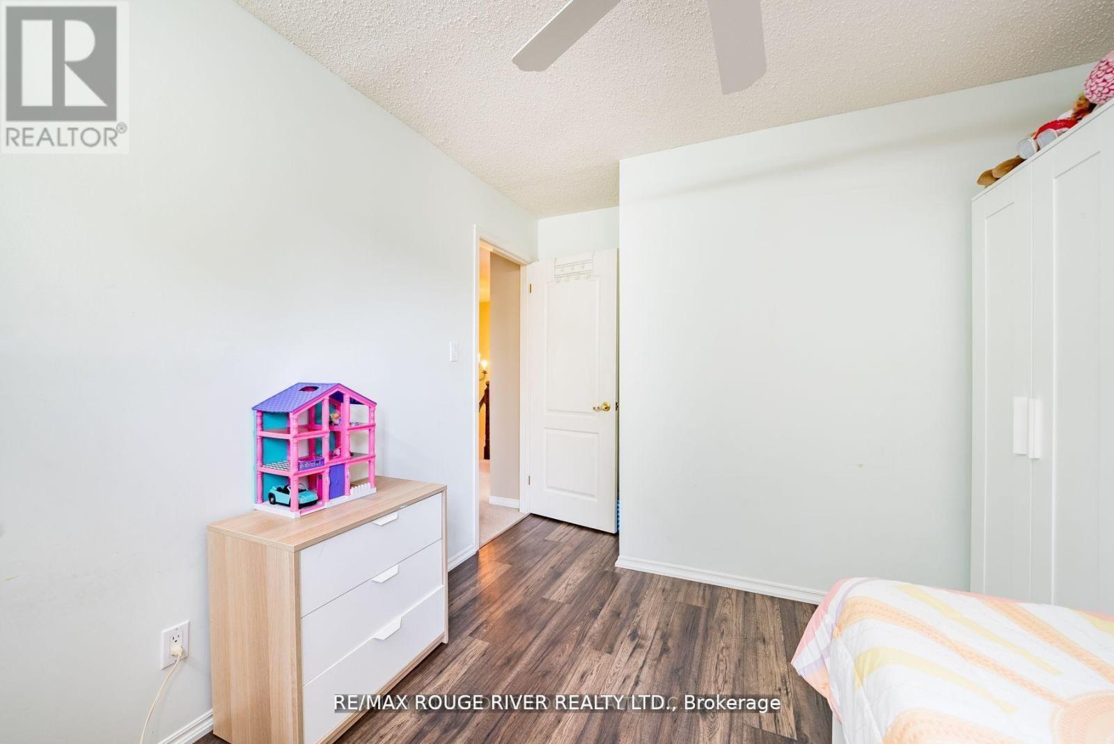 880 CASTLEGROVE AVENUE - 24