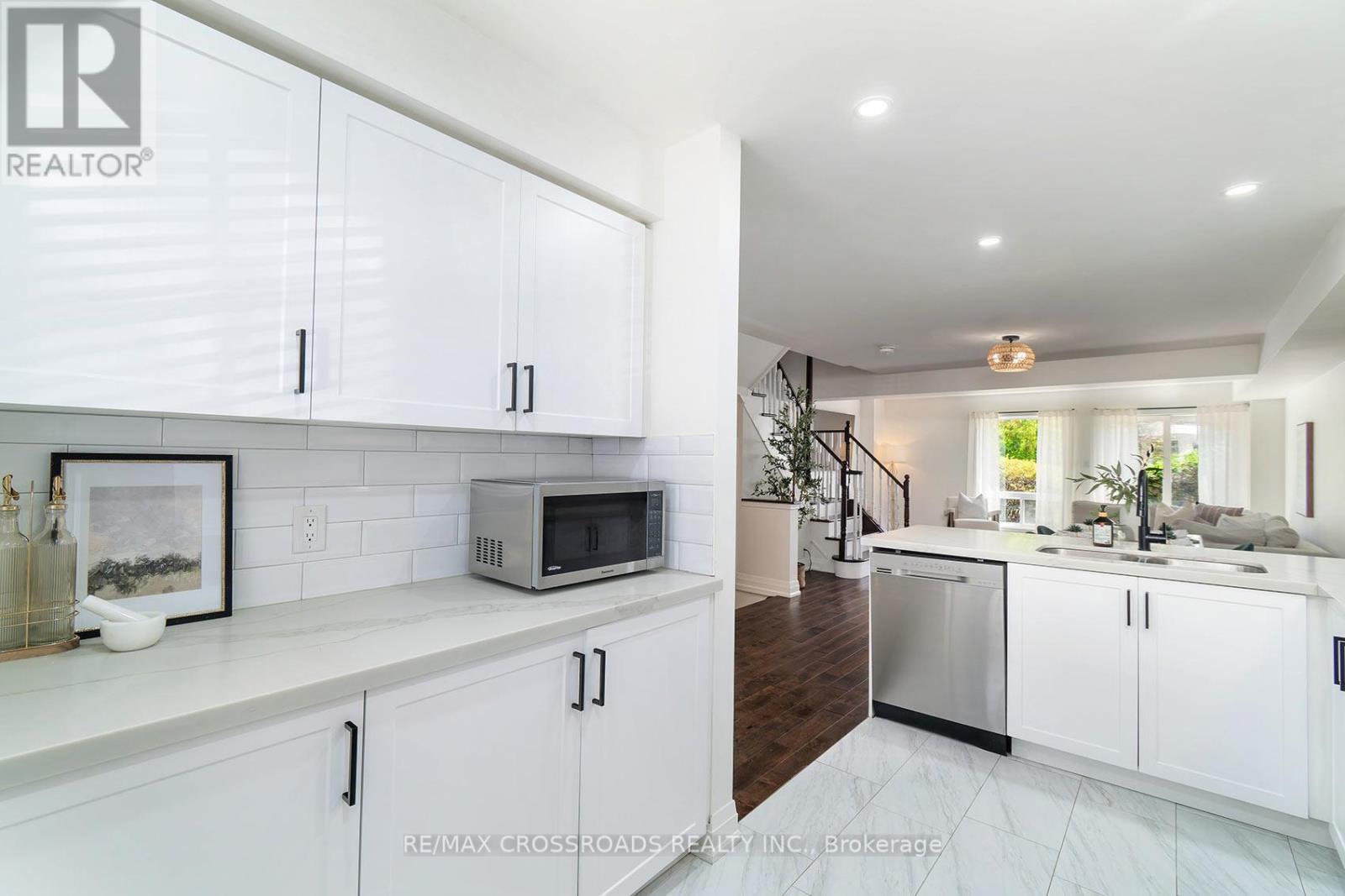 35 TORR LANE - 10