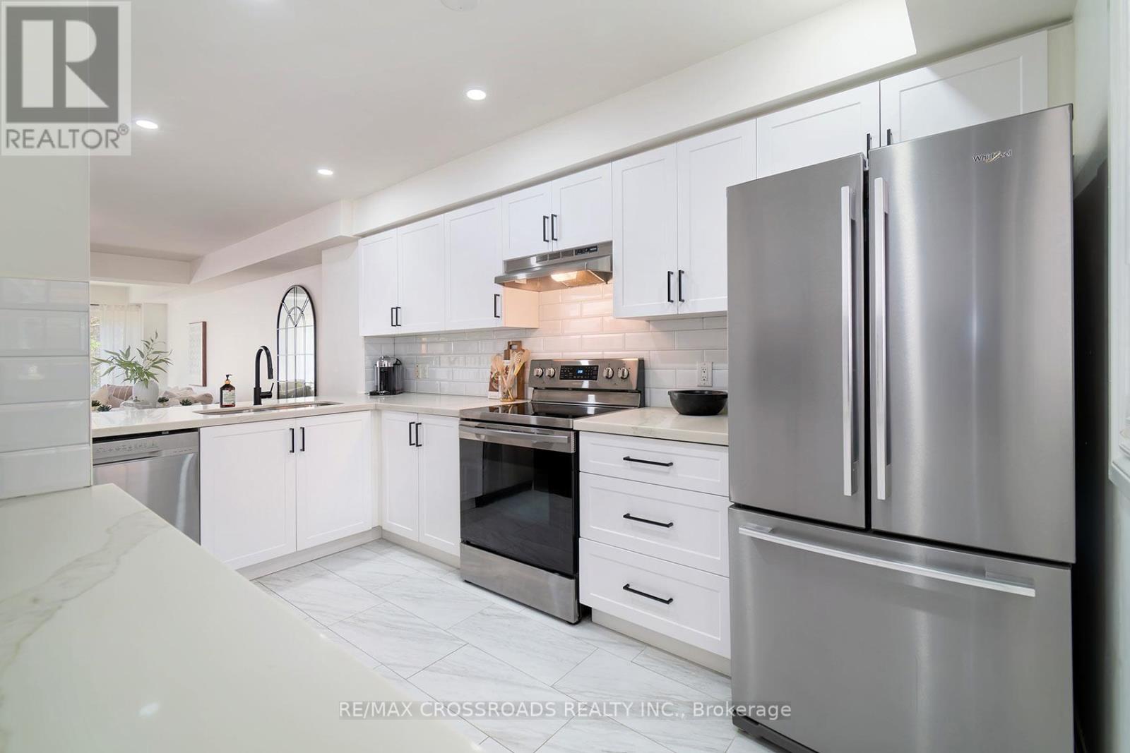 35 TORR LANE - 14
