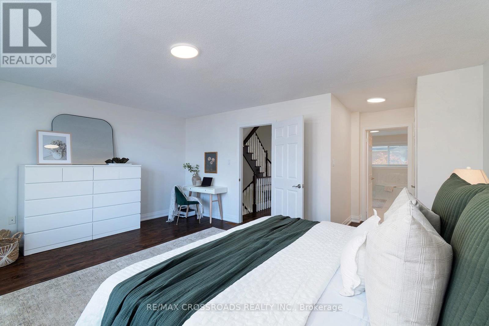 35 TORR LANE - 18