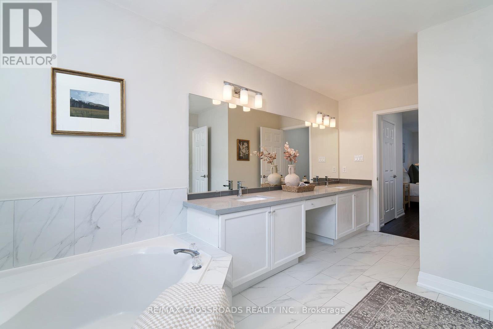 35 TORR LANE - 21