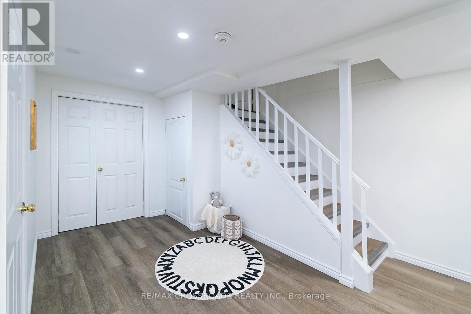 35 TORR LANE - 33