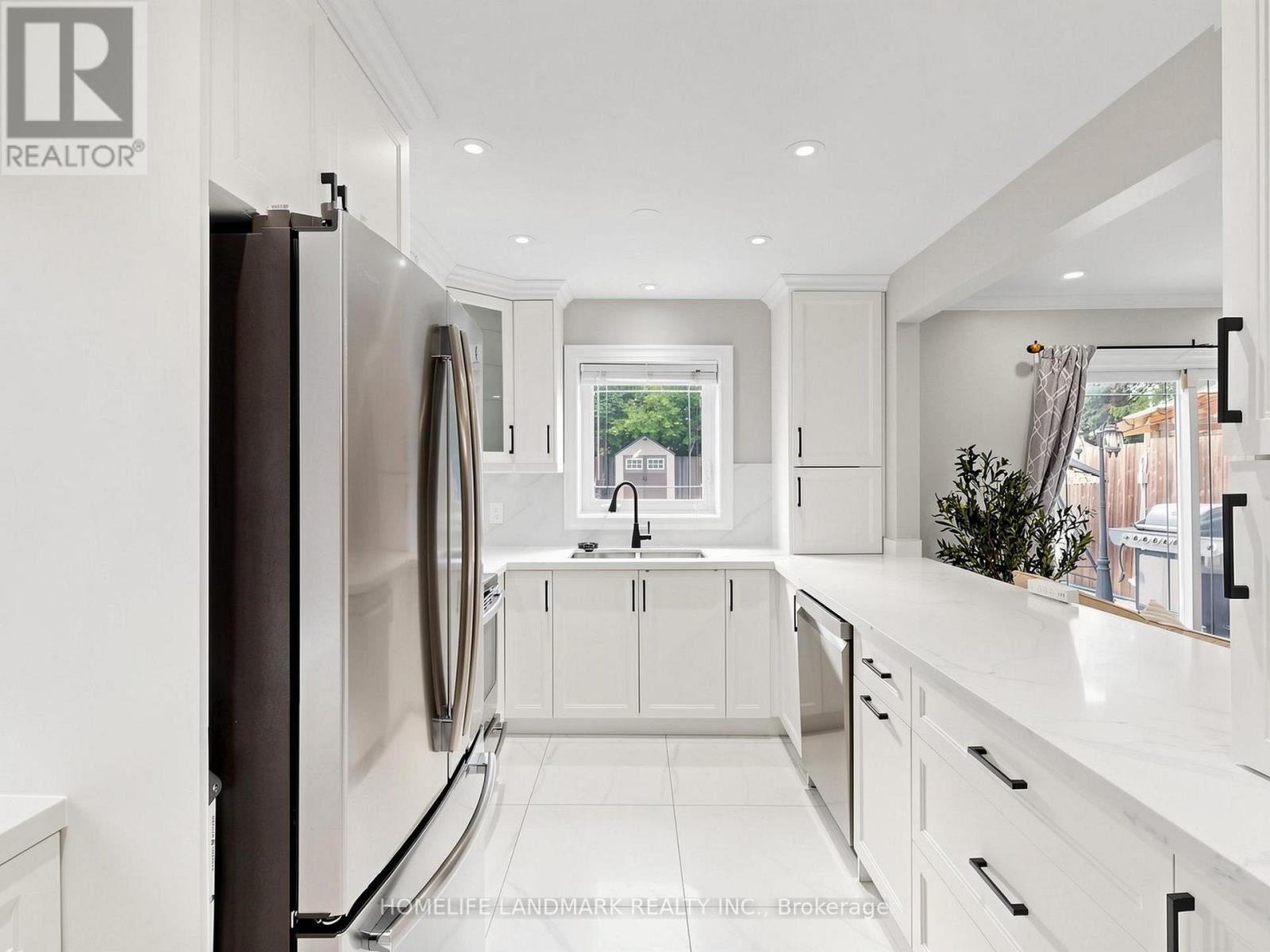 1209 GLOUCESTER SQUARE - 16