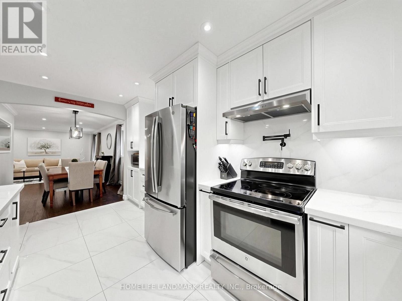 1209 GLOUCESTER SQUARE - 17