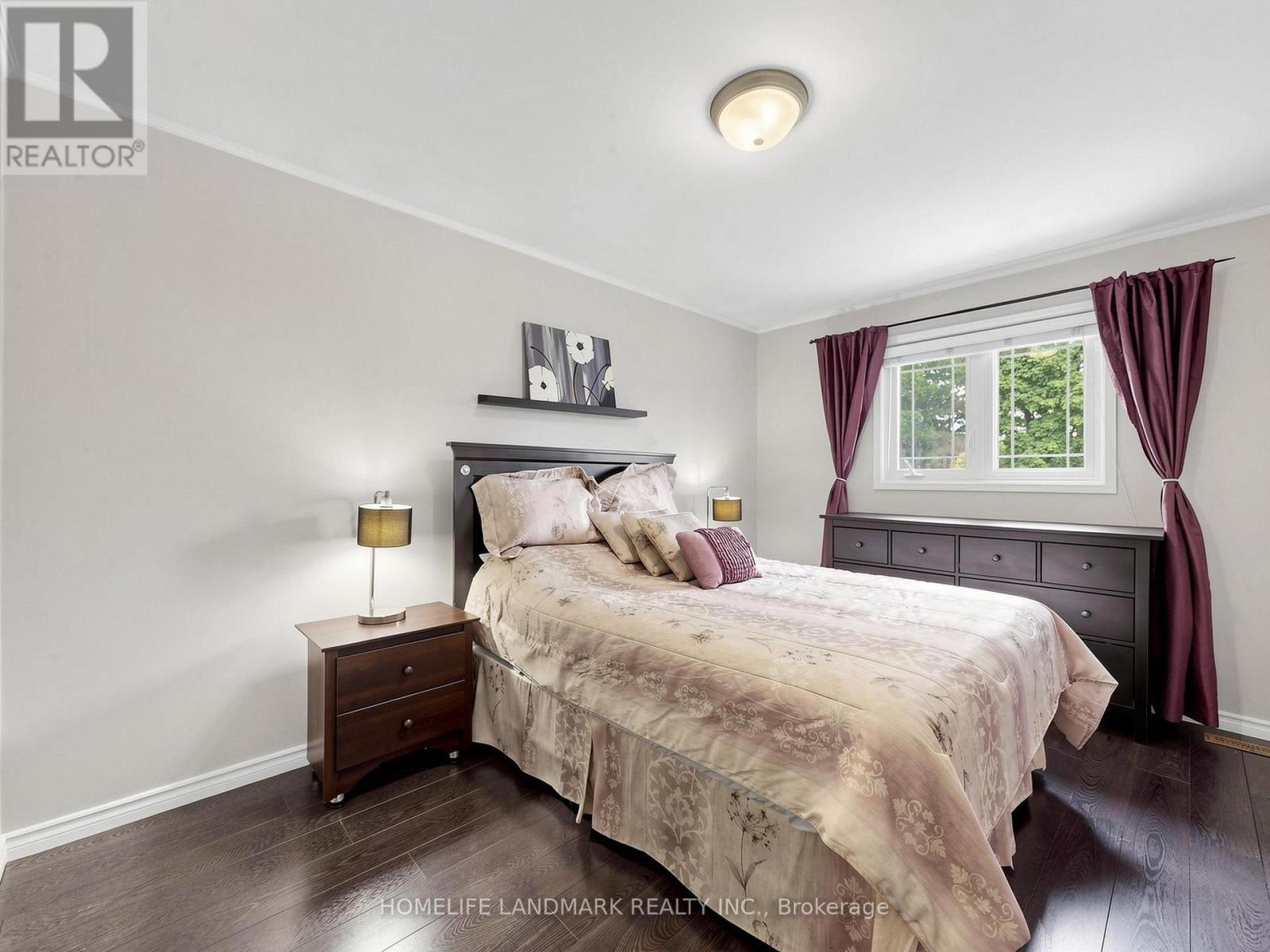 1209 GLOUCESTER SQUARE - 23