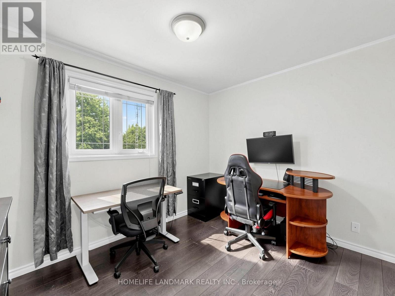 1209 GLOUCESTER SQUARE - 25