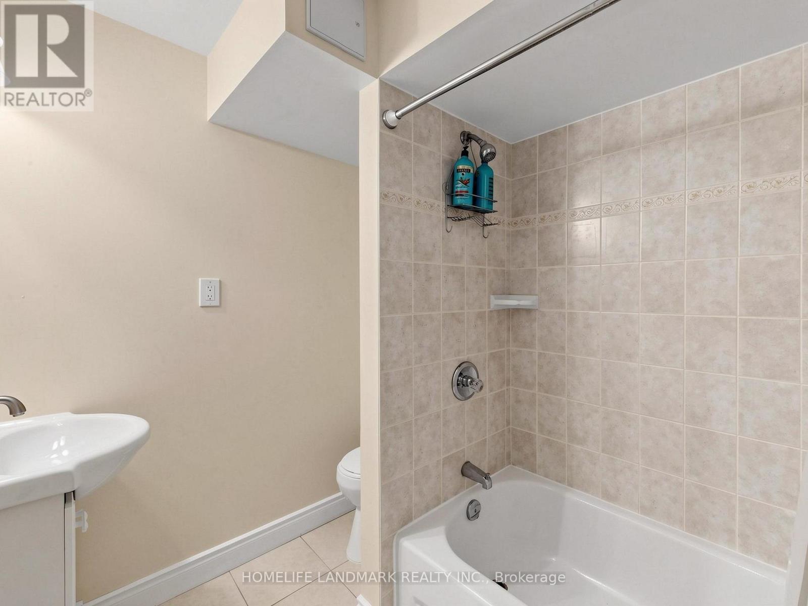 1209 GLOUCESTER SQUARE - 32
