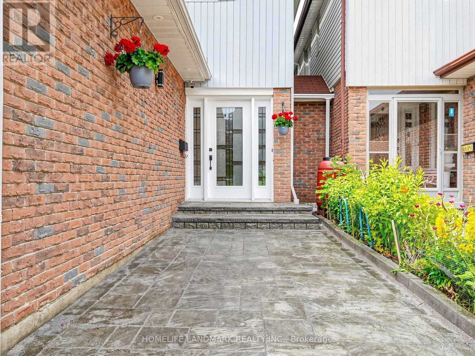 1209 GLOUCESTER SQUARE - 4