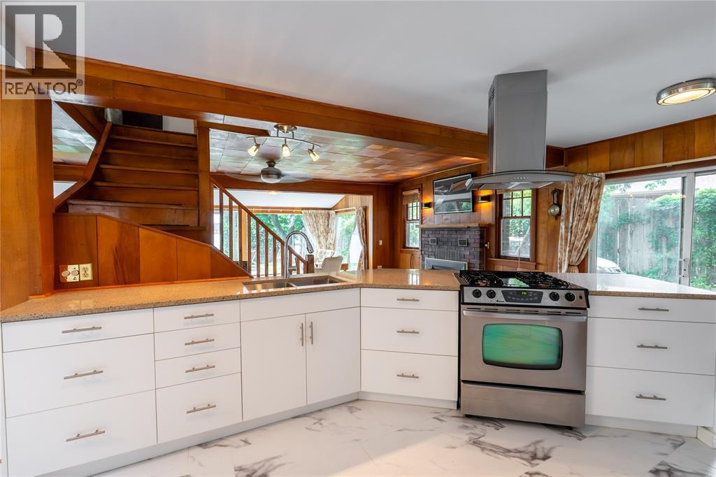 2807 ST CLAIR PARKWAY - 11